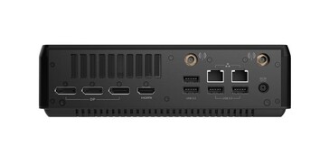 Dostępne są dwa porty fast Ethernet (źródło obrazu: Zotac)