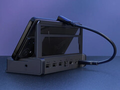 Asus ROG Bulwark DG300 to uniwersalna stacja dokująca. Na zdjęciu: stacja dokująca podłączona do telefonu. (Źródło zdjęcia: Asus)