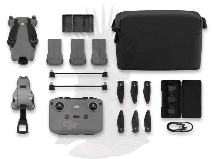 DJI Mini 5 Pro Fly More Combo z DJI RC-N3. (Źródło zdjęcia: @quadro-news)