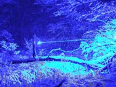 YouTuber StyroPyro prezentuje "najsilniejszy ręczny laser na świecie". (Źródło obrazu: StyroPyro via YouTube)