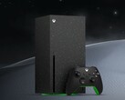 Na zdjęciu: konsola Xbox Series X w kolorze Galaxy Black z dyskiem o pojemności 2 TB