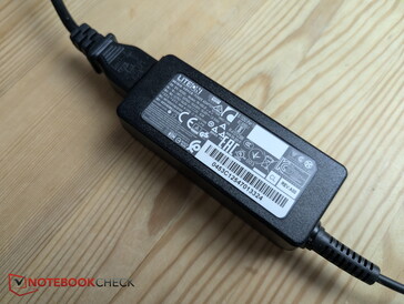Niewielki zasilacz sieciowy do urządzenia Connect 15