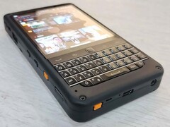 PiBrick to urządzenie mobilne oparte na komputerze Raspberry Pi
