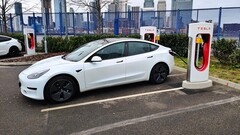 Tesla będzie dużym beneficjentem nowych mandatów za emisję spalin w pojazdach