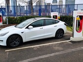Tesla będzie dużym beneficjentem nowych mandatów za emisję spalin w pojazdach