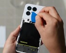 Bateria Fairphone 6 jest szczególnie łatwa do wymiany. (Źródło obrazu: iFixit)