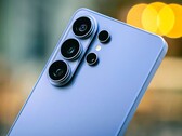 Nieoficjalna wizualizacja modelu Galaxy S27 Ultra.