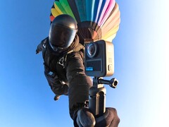 Nowy GoPro Max 2 właśnie spadł z nieba, co widać na tym oficjalnym zdjęciu zwiastunowym (źródło zdjęcia: GoPro)