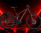 Model Trek Allant+ FS jest wyposażony w akumulator o pojemności 800 Wh