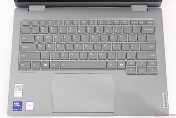 Zmieniony układ z większymi klawiszami i dedykowanym klawiszem Microsoft Co-Pilot