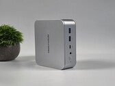 Minisforum M2 mini PC widok przednich portów
