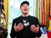 Elon Musk przemawiający w Gabinecie Owalnym Białego Domu. (Źródło zdjęcia: ALLISON ROBBERT/AFP via Getty Images)