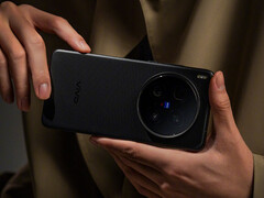 Cena Vivo X200 Ultra w Chinach zaczyna się od około 890 dolarów (źródło zdjęcia: Vivo - edytowane)