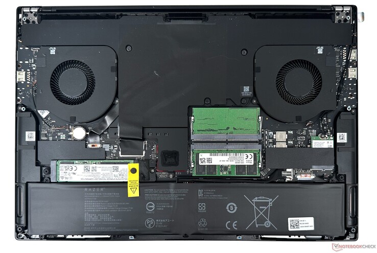 Razer Blade 16 Early 2023 internals