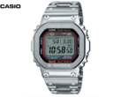 Casio GMW-B5000D-1C (na zdjęciu) ma czerwony pierścień akcentujący wokół wewnętrznej krawędzi metalowej ramki. (Źródło zdjęcia: Great G-Shock World)