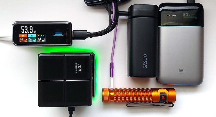 Ładowanie wielu urządzeń.