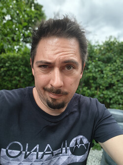 Selfie z realme GT 7 (tryb portretowy)