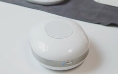 Prototypowy monitor poziomu glukozy KnowU Gen 1 wygląda bardziej jak urządzenie medyczne niż jego poprzednie wcielenie koncepcyjne. (Źródło zdjęcia: Know Labs)