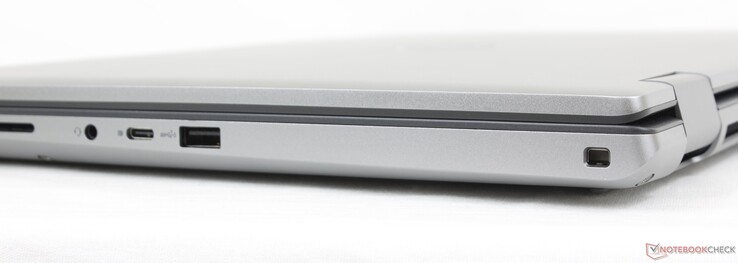 Po prawej stronie: Czytnik SD, słuchawki 3,5 mm, Thunderbolt 4 w Power Delivery + DisplayPort 1.4, USB-A 3.2, gniazdo Wedge lock