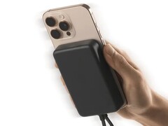 Xiaomi wypuściło na rynek hiszpański magnetyczny power bank o mocy 33 W i pojemności 10000 mAh (zintegrowany kabel) (na zdjęciu). (Źródło zdjęcia: Xiaomi)