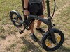 Rower jest dość dobrze wyważony i można go przenosić jedną ręką