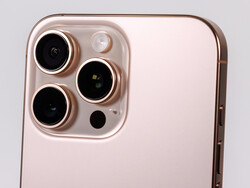Potrójny aparat iPhone'a 16 Pro Max