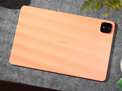 Nowy MagicPad 4 będzie wyposażony w wyświetlacz o przekątnej 12,1 cala. Na zdjęciu: widok tylnej części tabletu.