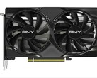 PNY RTX 5060 Overclocked jest wyposażona w dwuwentylatorowy cooler i całkowicie czarny design. (Źródło zdjęcia: Best Buy)