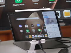 Xiaomi Pad Mini podłączony do zewnętrznego monitora za pośrednictwem jednego z portów USB 3.2 Type-C. (Źródło zdjęcia: Xiaomi)