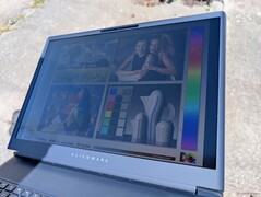 Na zewnątrz w świetle słonecznym