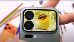 Xiaomi 17 Pro i jego dodatkowy ekran z tyłu przechodzą test wytrzymałości (źródło obrazu: JerryRigEverything)