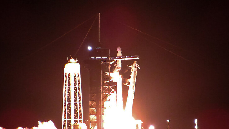 Rakieta Falcon 9, która wystartowała 3 marca 2024 r. (Źródło zdjęcia: Spectrum News / Anthony Leone)