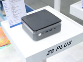 ECS Z8 Plus najwyraźniej obsługuje zarówno LPDDR5X, jak i DRR5 RAM. Na zdjęciu: mini PC. (Źródło obrazu: Goldfries na YouTube)