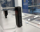 Nadchodząca 360-stopniowa kamera Insta360 X5 ponownie wyciekła, potwierdzając zmianę projektu i zaktualizowany mikrofon.