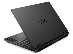 HyperX Omen 15 waży od 2,2 kg do 2,3 kg, w zależności od wybranego wariantu. (Źródło zdjęcia: HP)