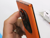 Czy X2 Pro może przetrwać? (Źródło: JerryRigEverything via YouTube)