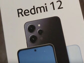 Wygląda na to, że Xiaomi już masowo produkuje jednostki detaliczne Redmi 12. (Źródło obrazu: Newzonly &amp; @passionategeekz)