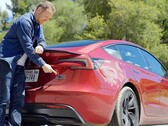 Wydajność Modelu 3 przewyższa jego własne szacunki zasięgu (zdjęcie: Top Gear/YT)
