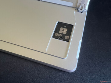 Dysk SSD M.2 2230 można łatwo wymienić.