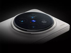 Oczekuje się, że Vivo X300 Pro przewyższy X200 Pro, na zdjęciu, jeśli chodzi o sprzęt aparatu. (Źródło zdjęcia: Vivo)