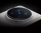 Oczekuje się, że Vivo X300 Pro przewyższy X200 Pro, na zdjęciu, jeśli chodzi o sprzęt aparatu. (Źródło zdjęcia: Vivo)