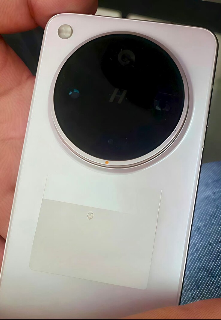 Według dobrze znanego źródła, jest to rzeczywiste zdjęcie aparatu Hasselblad w Oppo Find X8 Ultra.