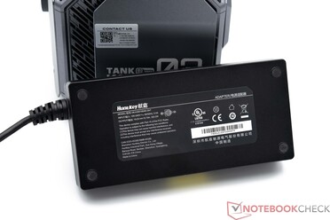 zasilacz 300 W (19 V, 15,79 A)