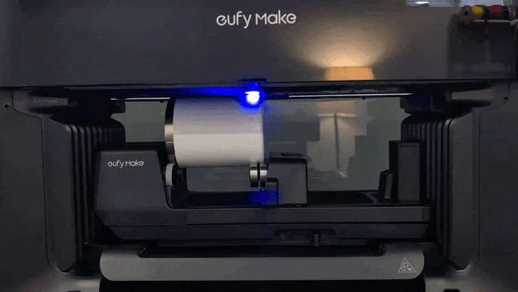 eufyMake E1 nadruk na kubku z uchwytem.