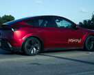 Robotaxi Tesla Model Y w kolorze Ultra Red (źródło zdjęcia: @AdanGuajardo/X)