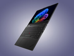 ThinkPad T14s 2 w 1 Gen 2 zawiera pełnowymiarowe klawisze strzałek pomimo niewielkich rozmiarów.
