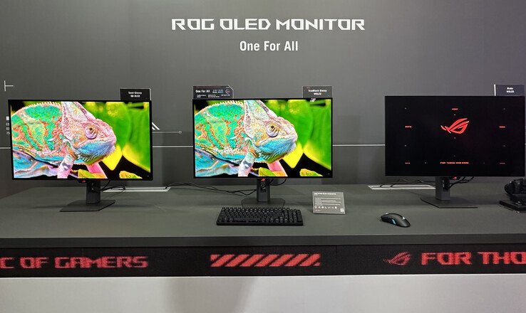 ROG Strix OLED XG32UCWG i XG32UCWMG zaprezentowane na targach Computex 2025. (Źródło zdjęcia: TFTCentral)