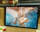 Honor Pad 10 może być ładowany z mocą do 35 watów. Pełny cykl ładowania został ukończony w stosunkowo krótkim czasie 1 godziny 48 minut w naszych testach. (Źródło obrazu: Notebookcheck)