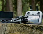 DJI Mini 5 Pro będzie nadal stosunkowo kompaktowy, pomimo licznych plotek o ulepszeniach w stosunku do swojego poprzednika. (Źródło zdjęcia: Mauro Tandoi)