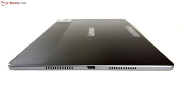 Prawo: Głośnik, USB-C 2.0, głośnik